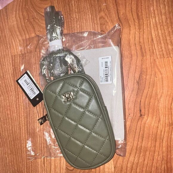 Badgley Mischka Diamond Quilted Oval Crossbody Phone Case Stone Green NWT - Picture 1 of 4